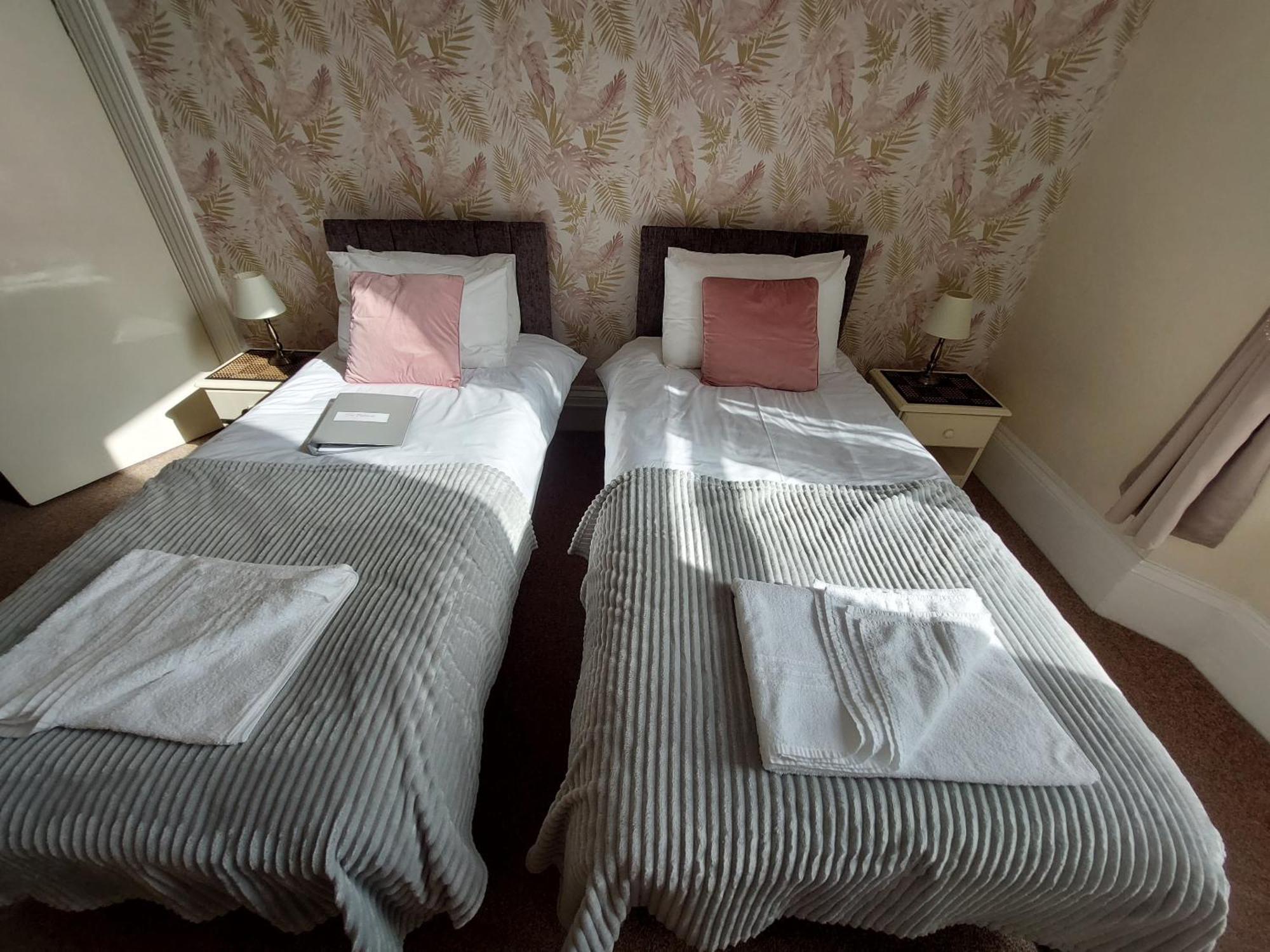 The Patricia Hotel Torquay Bagian luar foto